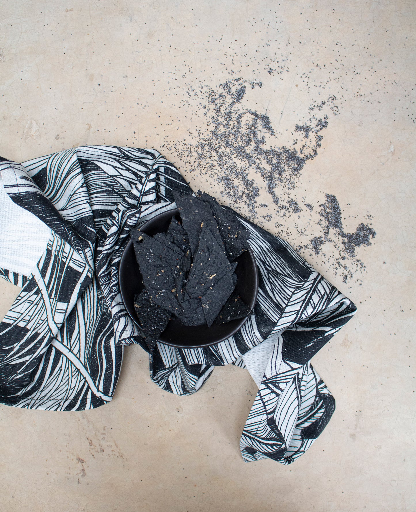 foliage black napkin wanderland aureum
